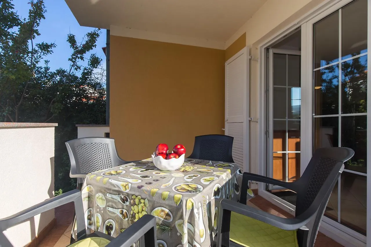 Apartments Isabela Punat By El-Pi Tours 0*,  קרואטיה